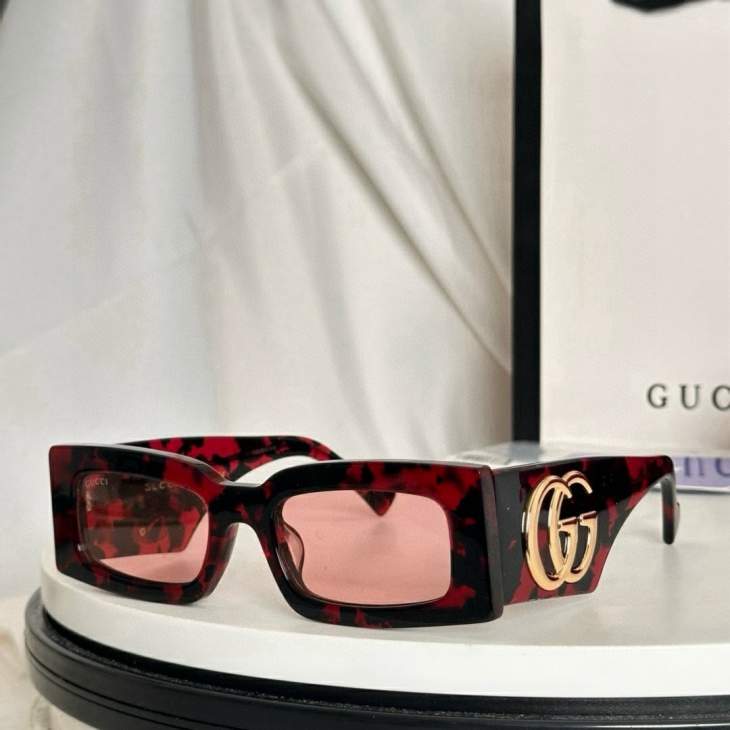 Picture of Gucci Sunglasses _SKUfw79398878fw